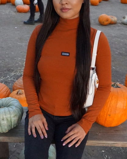 High-Neck Longsleeve